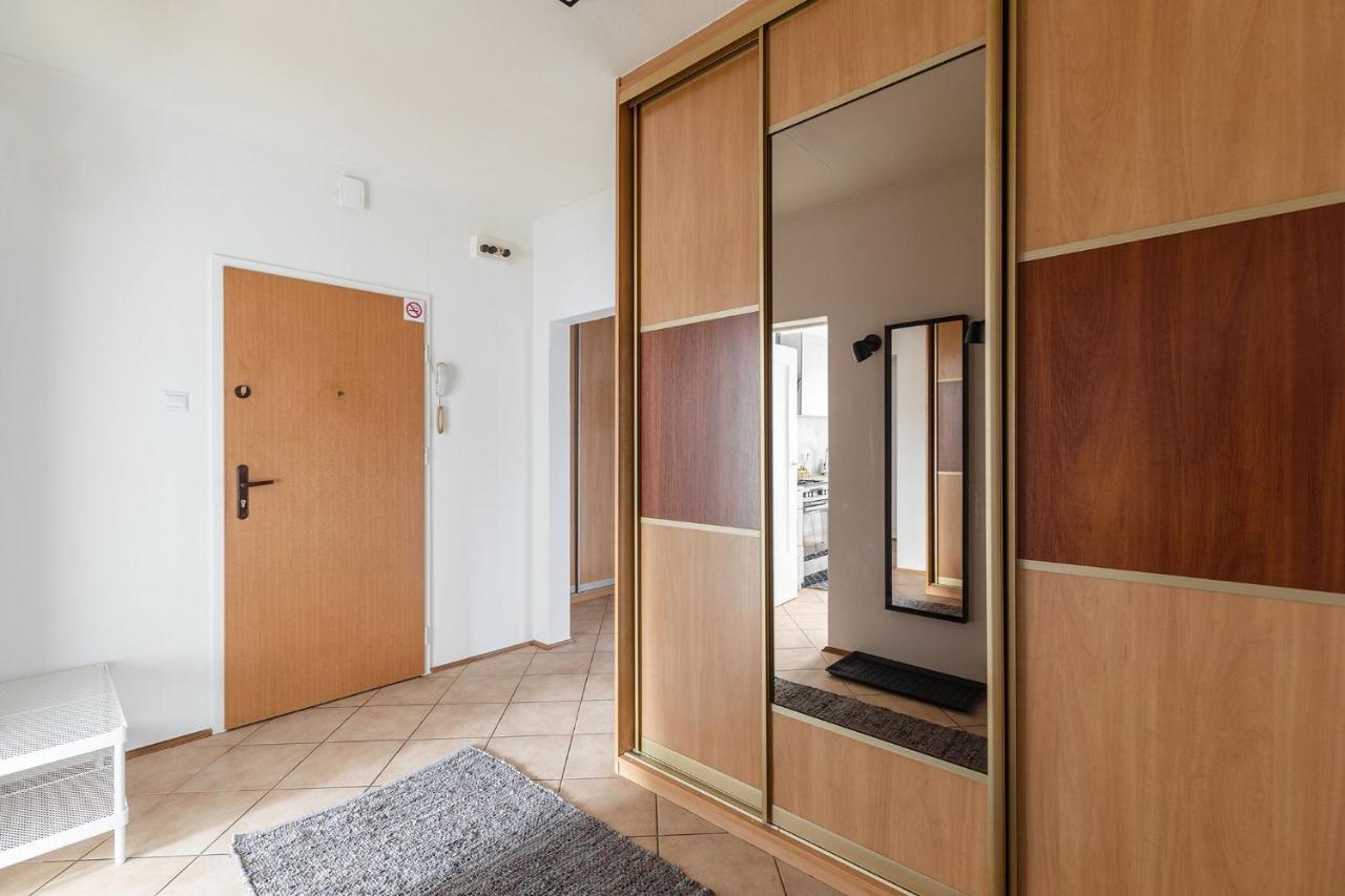 Room, Pirenejska 20 Cozy Rooms Варшава Екстериор снимка